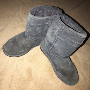 Bear paw boots Size Y1
